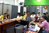 Xử phạt 6 phụ nữ ngồi tạo dáng chụp ảnh giữa khúc cua trên đèo Hải Vân