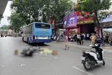 Ngã ra đường sau tai nạn, cô gái bị xe buýt cán tử vong ở Hà Nội