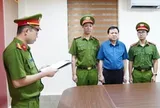 Bắt Bí thư Đảng ủy, Chủ tịch xã vì thông đồng với 2 công ty khai thác 386.934 m³ đất trái phép