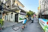 Giảm xe tại vòng xoay Dân Chủ bằng cách cải tạo cụm hẻm xung quanh