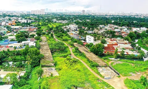 Chỉ tên 'địa điểm' để chống lãng phí: Hạ tầng đi sau, nền kinh tế lãnh đủ