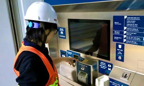 Bên trong ga ngầm Bến Thành lớn nhất tuyến metro số 1 có gì?