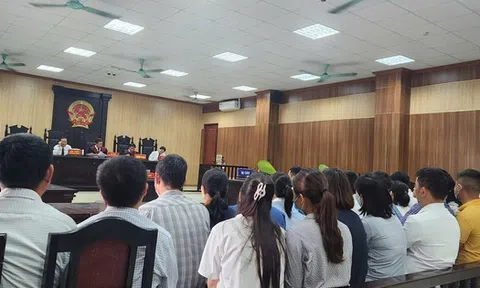 Cựu Giám đốc Chi nhánh Văn phòng đăng ký đất đai TP Sầm Sơn và 43 bị cáo chuẩn bị hầu toà