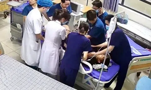 Vụ người bố tấn công y, bác sĩ đang cấp cứu con trai mình: Kết quả điều tra của công an