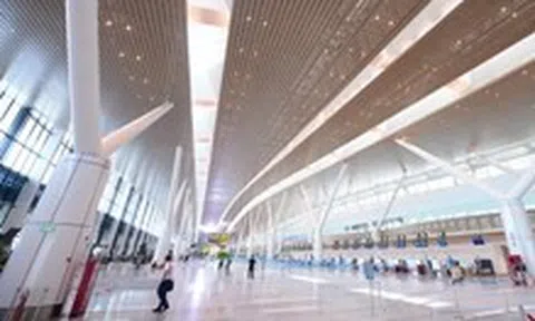 Nhà ga T3 Tân Sơn Nhất bị dột sau mưa lớn: Nhà thầu nào bị gọi tên?