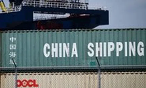 Thương mại Trung Quốc vẫn tăng giữa áp lực thuế quan, Mỹ chật vật nhập hàng