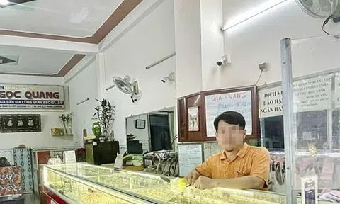 Người phụ nữ suýt ‘sập bẫy’ lừa đảo vì tin gói quà 800 triệu USD từ nước ngoài chuyển về