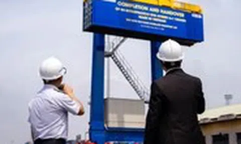 Lần đầu Việt Nam sản xuất cẩu RTG Hybrid, Tân Cảng Cát Lái chính thức vận hành