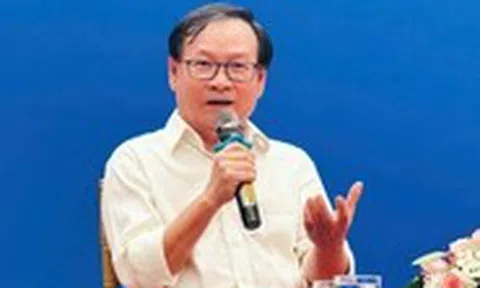 Với giới làm sách, Nguyễn Nhật Ánh là 'con gà đẻ trứng vàng'