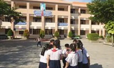 Cuộc thi clip ‘50 năm - Tỏa sáng miền Nam’: Ước mơ của ông giáo làng chài
