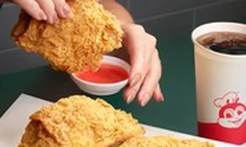 Jollibee và Highlands Coffee mang về bao nhiêu tiền cho tập đoàn mẹ ở Philippines?