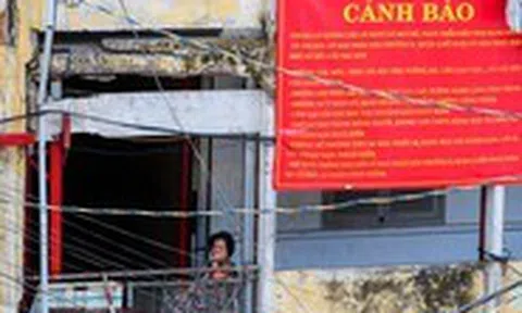 Sống thấp thỏm trong những chung cư cũ giữa lòng TP.HCM
