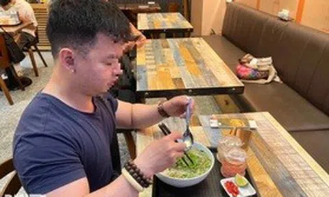 Bát phở 200.000 đồng ở sân bay Nội Bài, khách "than" quá đắt