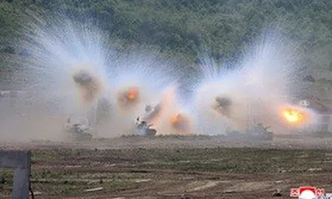 Ông Kim Jong-un kêu gọi quân đội chuẩn bị sẵn sàng cho chiến tranh