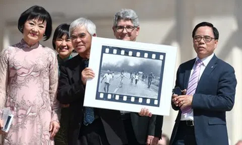 World Press Photo tạm ngừng công nhận Nick Út là tác giả ảnh "Em bé Napalm"