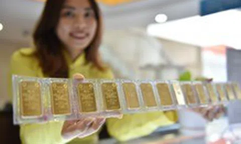 Giá vàng thế giới lao dốc mạnh