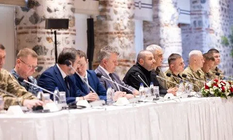 Hé lộ bên trong cuộc đàm phán kéo dài 90 phút giữa Nga và Ukraine