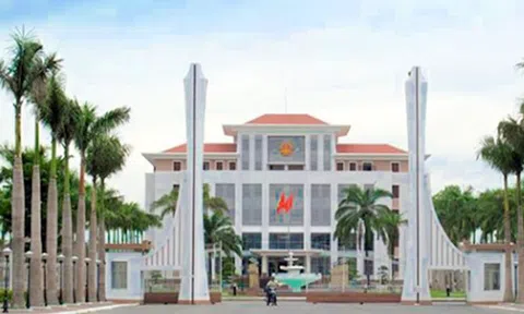 Phó Trưởng phòng ở Quảng Nam nhận hơn 3,2 tỷ đồng hỗ trợ khi nghỉ hưu trước tuổi