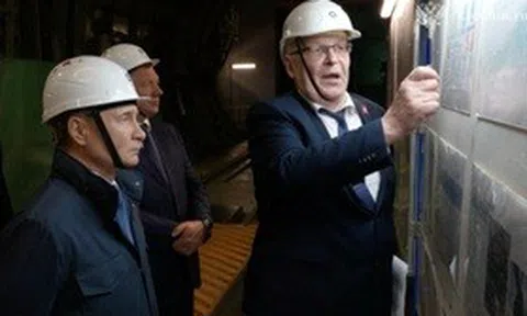 Ukraine "đốt nóng" mặt trận Kursk, Tổng thống Putin chỉ đạo khẩn