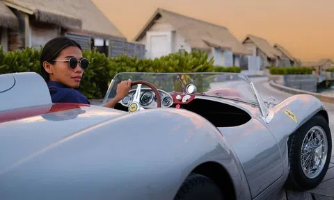 Resort gần 2 tỷ đồng/đêm gây sốt giới siêu giàu nhờ chiếc Ferrari độc bản