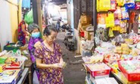 Hộ kinh doanh chuyển đổi số bắt buộc: Bỏ thuế khoán, giúp làm quen máy tính tiền
