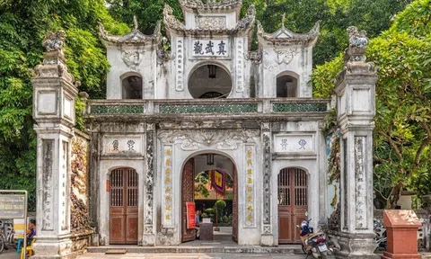 Hà Nội ra mắt tour trải nghiệm đêm ở đền Quán Thánh