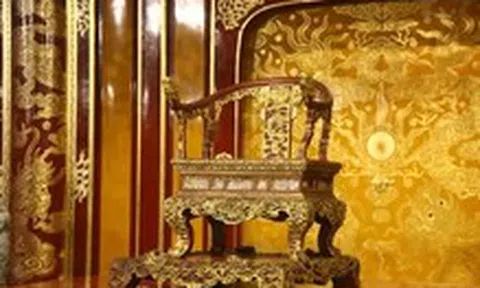 Ngai vàng triều Nguyễn bị gãy: Huế chỉ đạo sớm xây mới Bảo tàng Cổ vật cung đình