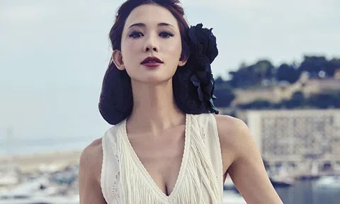 Siêu mẫu Lâm Chí Linh lộ vẻ ngoài mệt mỏi, đối mặt tin đồn ly hôn chồng trẻ