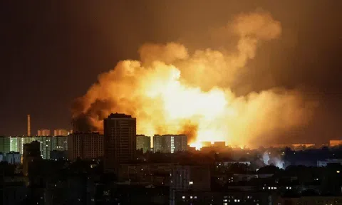 Nga không kích Kiev, tung đòn đáp trả sau chiến dịch “Mạng nhện”