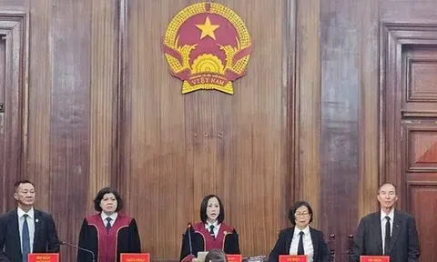 Vụ Hoài DJ cầm đầu đường dây ma túy: Chủ tọa bất ngờ đặt 4 câu hỏi cho đại diện Viện kiểm sát