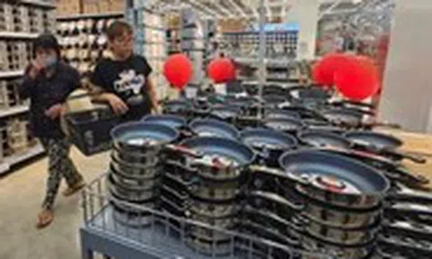 Hàng loạt doanh nghiệp Trung Quốc đưa hàng gia dụng sang Việt Nam 'chào hàng'