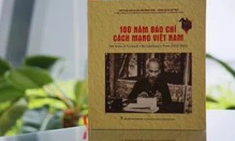 Sách ảnh 100 năm báo chí cách mạng Việt Nam