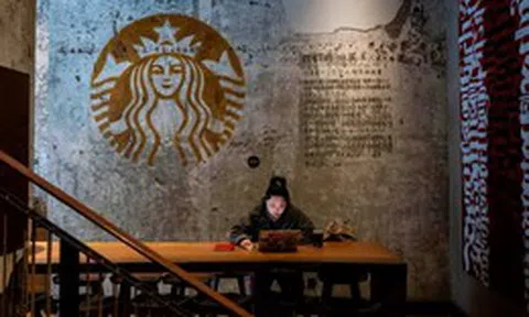 'Gục ngã' trước những ly cà phê giá hơn 30.000 đồng, Starbucks có thể sắp phải bán bớt hoạt động kinh doanh tại một nước châu Á
