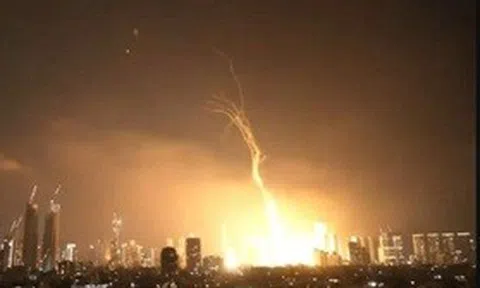 Iran ồ ạt tấn công: Phòng không Israel khai hoả dữ dội, kết quả ra sao?