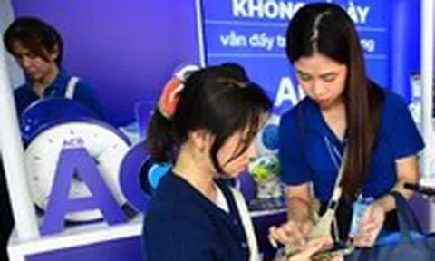 'Người nhà khen quá, mình chốt mở thẻ ACB để tiện mua sắm, kinh doanh'