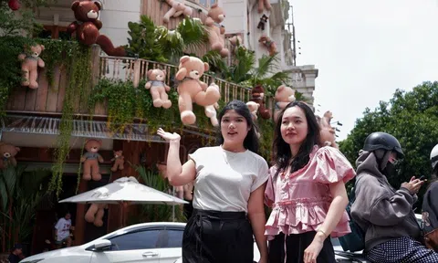 Quán cà phê treo hơn 700 con gấu bông gây sốt TPHCM, bảo vệ túc trực 24/24
