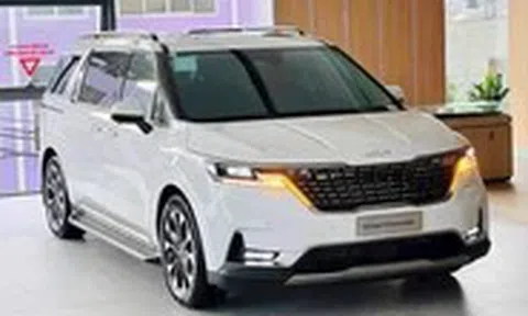 Tin tức giá xe: Kia Carnival giảm giá tới 210 triệu đồng, xe bán tốt vẫn có bản khó tiêu thụ