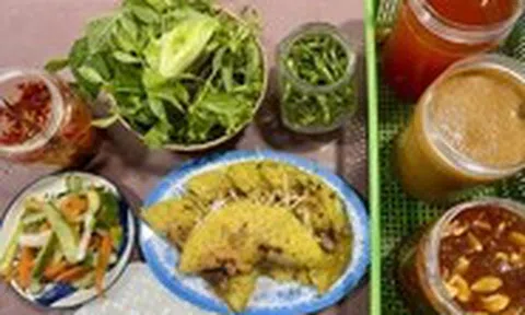 Chiều mưa dạo chợ Lạc Quang ăn đồ Phan Rang: Bánh canh, căn, xèo, chả cá gợi vị quê nhà