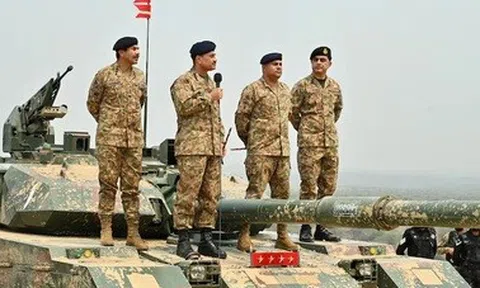 Tổng tham mưu trưởng quân đội Pakistan gặp Tổng thống Trump