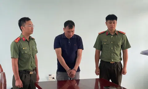 Khám xét nơi ở, bắt Giám đốc Phùng Ngọc Phương