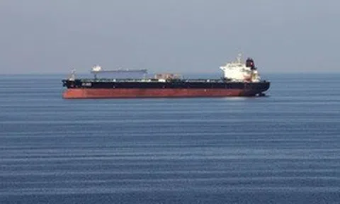 Nghị sĩ Iran cảnh báo kịch bản phong tỏa eo biển huyết mạch Hormuz