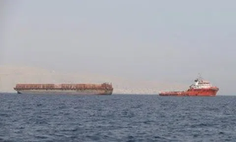 Nhóm vũ trang thân Iran cảnh báo Mỹ việc khóa chặt 2 eo biển chiến lược
