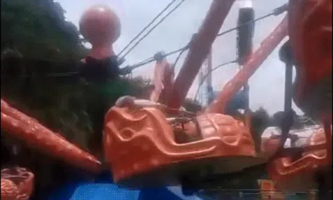 Đu quay ở Ấn Độ bất ngờ gãy cánh hất văng 4 du khách, 1 người tử vong
