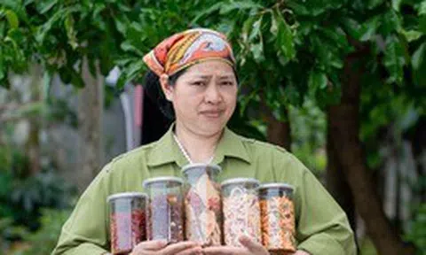 Bán chân gà doanh thu hơn 100 tỷ chỉ trên một sàn TMĐT, mẹ con Bà Tuyết Diamond vẫn tuyên bố sốc