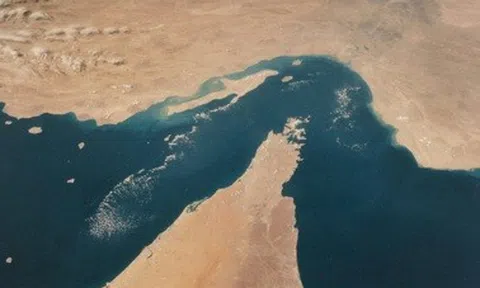 Mỹ cảnh báo Iran: Đóng cửa eo biển Hormuz là tự sát về kinh tế