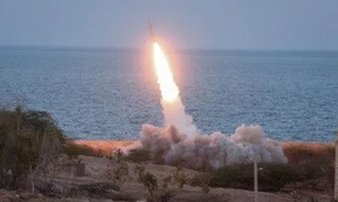 Iran liên tiếp tập kích Israel: Lý do "bức màn thép" của Tel Aviv mỏng dần