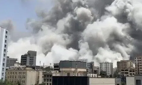 Israel thả hơn 100 quả bom vào Tehran