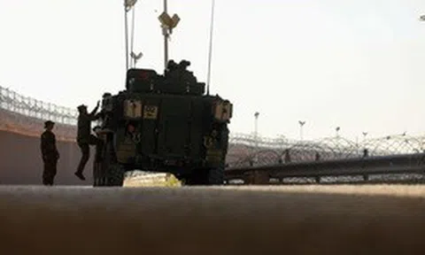 Tòa án Mỹ cho phép trục xuất nhanh một số di dân đến nước thứ ba