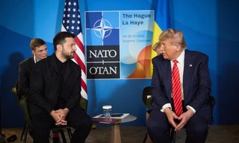 Tổng thống Mỹ, Ukraine gặp nhau bên lề thượng đỉnh NATO