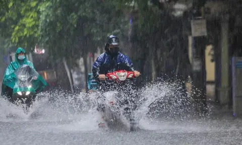 Xuất hiện hình thái thời tiết rất nguy hiểm ở miền Bắc